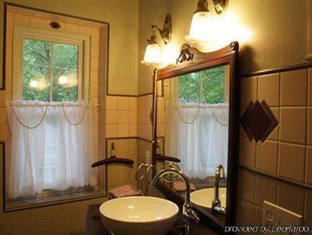 Plum Grove Inn Iowa City Habitación foto